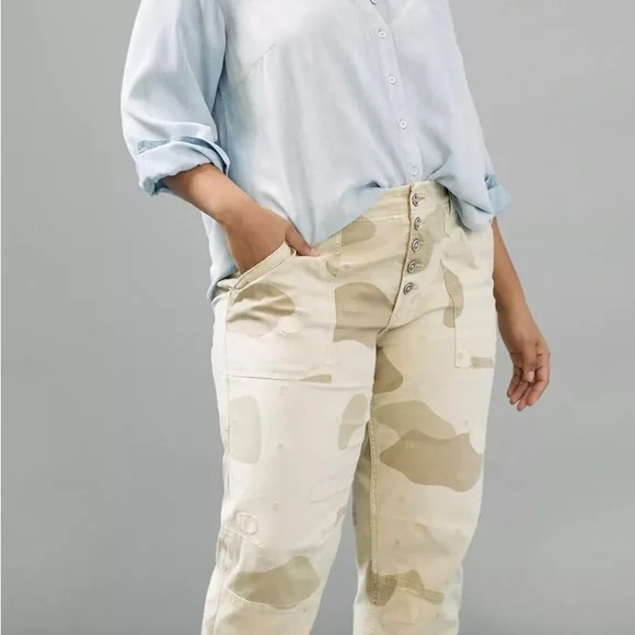 New with tags Anthropologie
Style - The Wanderer Size 30
Distressed pants
Camo - Picture 5 of 14
